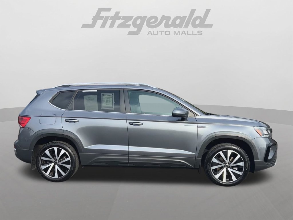 Used 2023 Volkswagen Taos SE FWD image 9