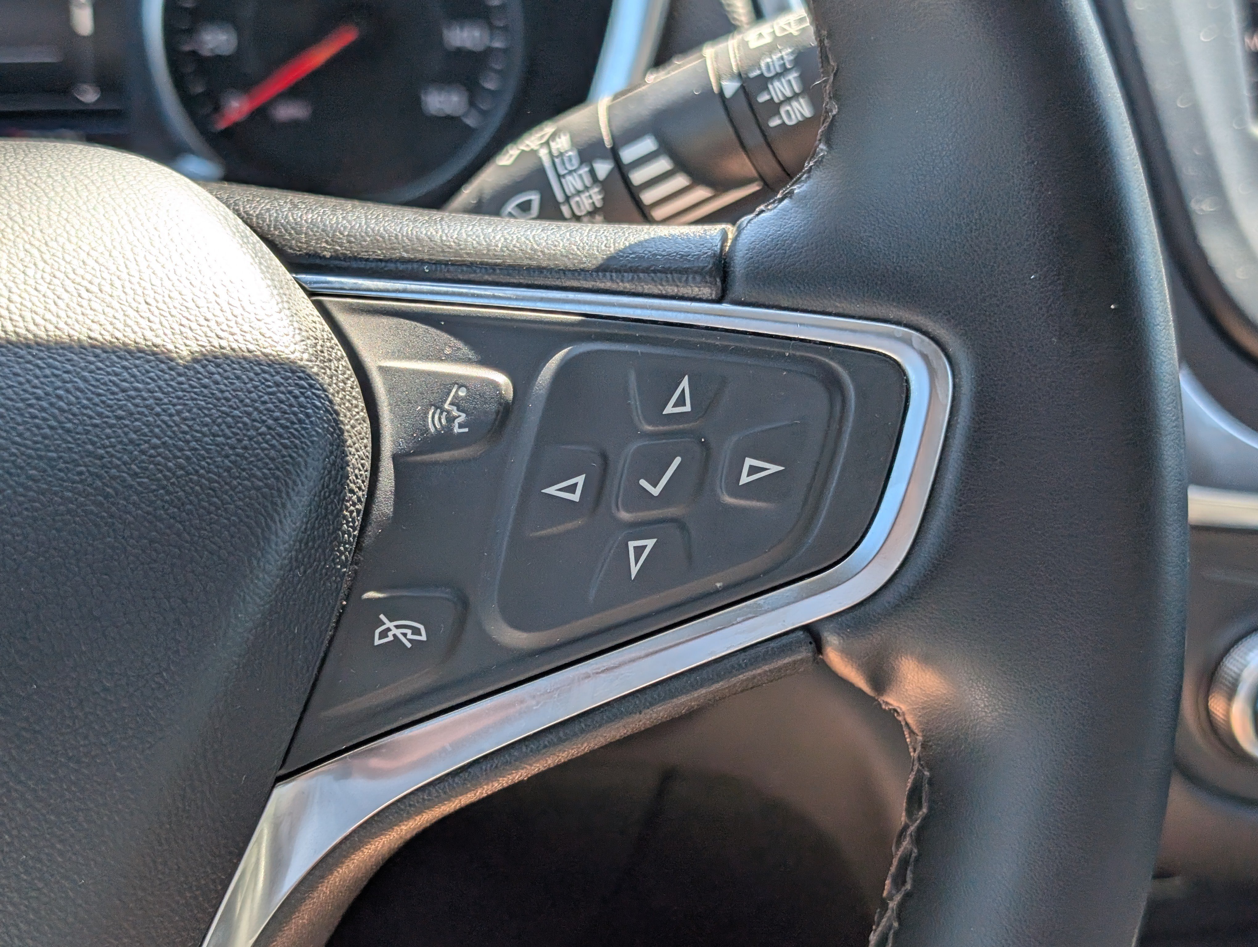 Used 2024 Chevrolet Equinox LT AWD/4WD image 19
