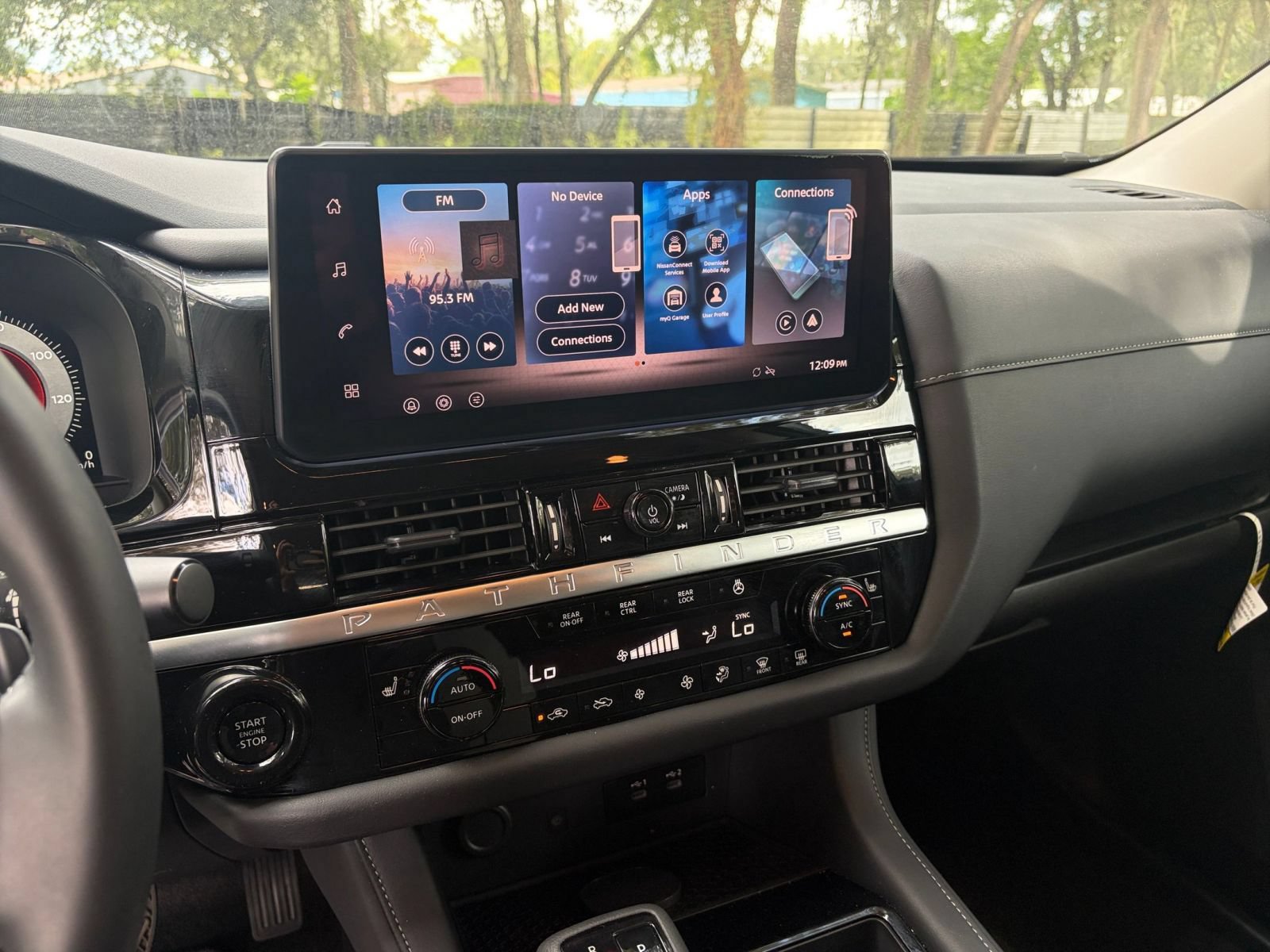 Used 2026 Nissan Pathfinder SL FWD image 20