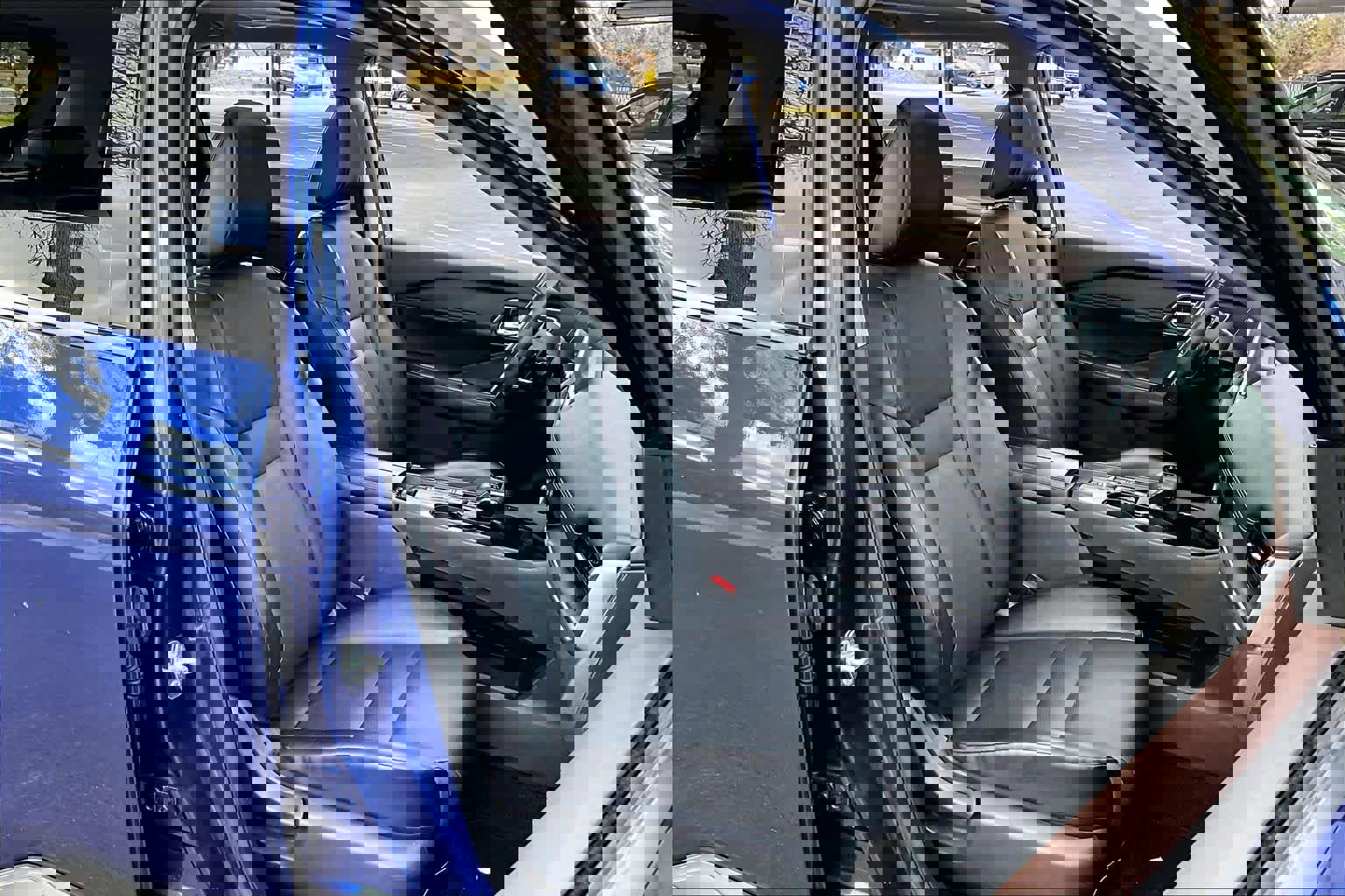 Used 2021 Nissan Rogue SV w/ Premium Package image 9