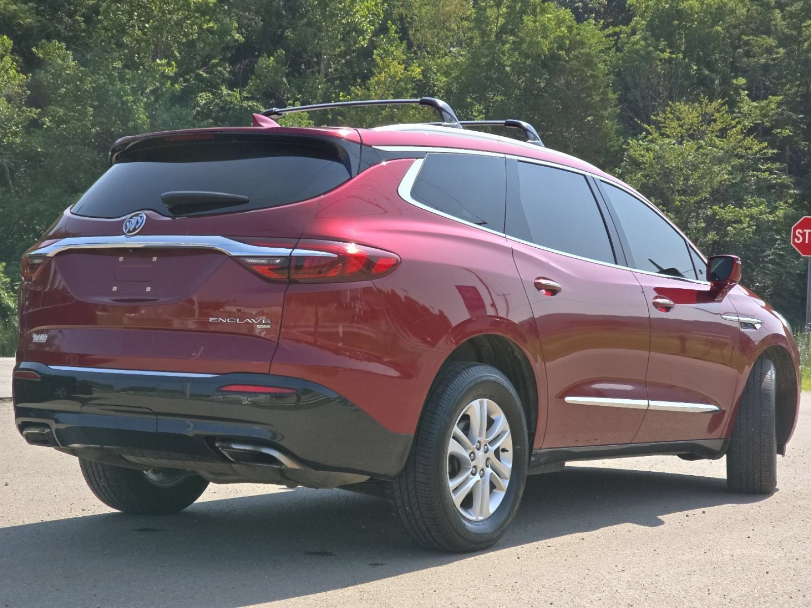 Used 2019 Buick Enclave Essence AWD/4WD image 19