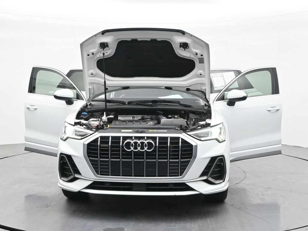 Used 2022 Audi Q3 2.0T Premium Plus w/ Premium Plus Package AWD/4WD image 43