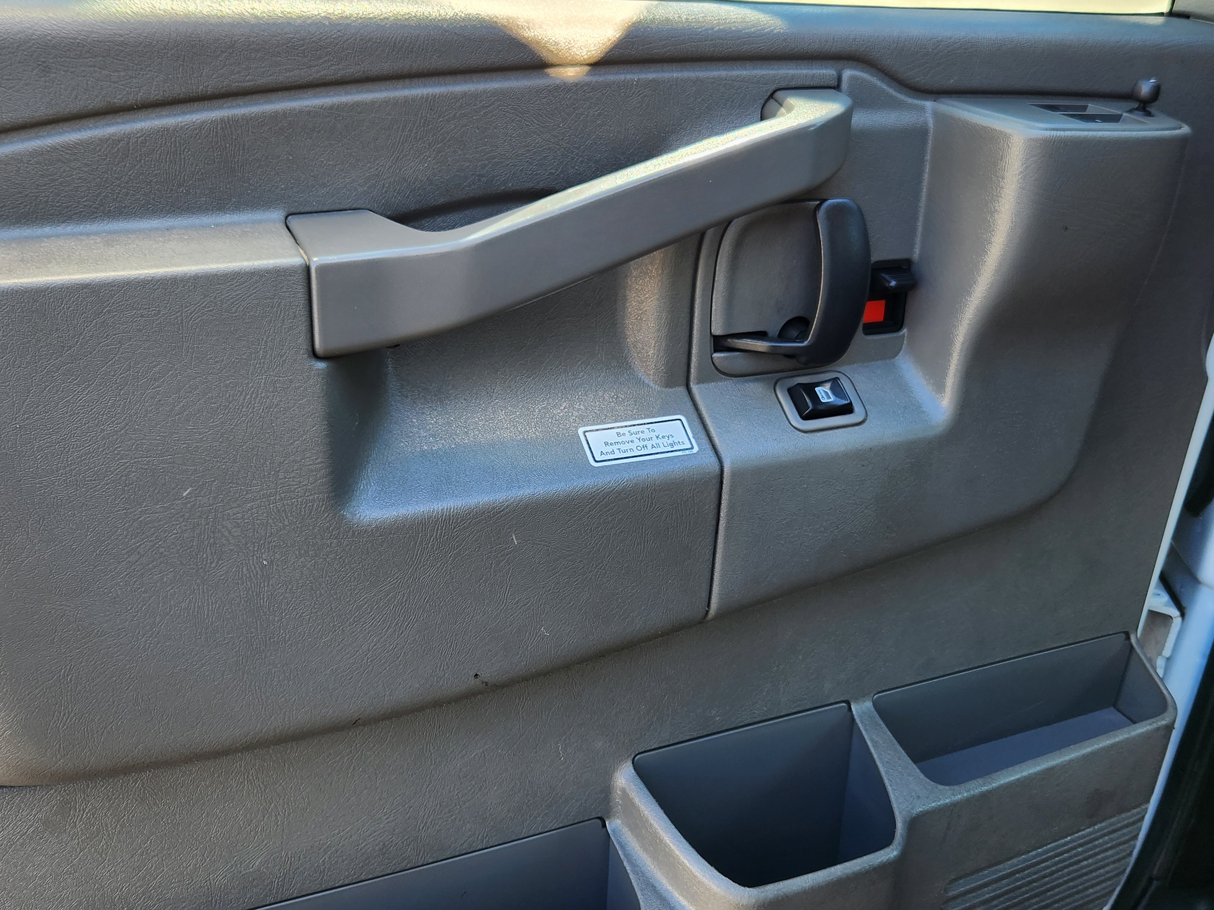 Used 2022 GMC Savana 3500 CUTWAY w/ Power Convenience Package RWD image 6