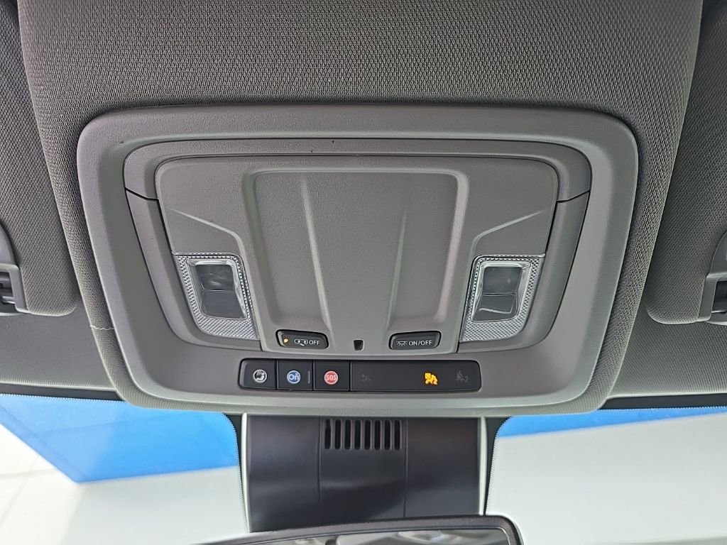 Used 2024 GMC Sierra 3500 SLT w/ X31 Off-Road Package image 18