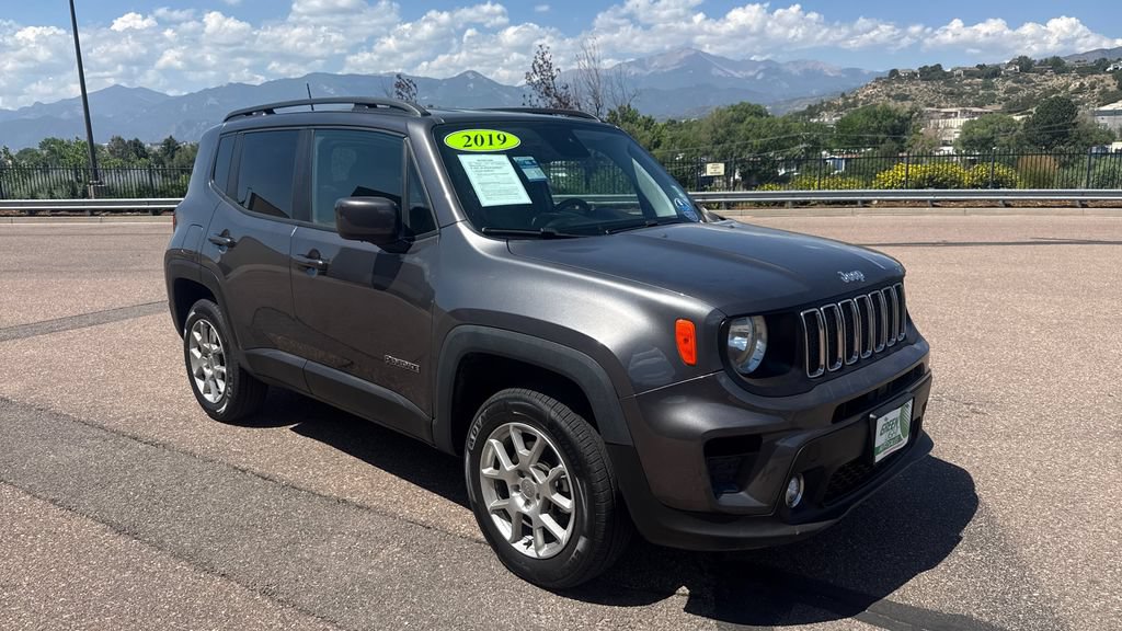 Used 2019 Jeep Renegade Latitude w/ Popular Equipment Group AWD/4WD image 19