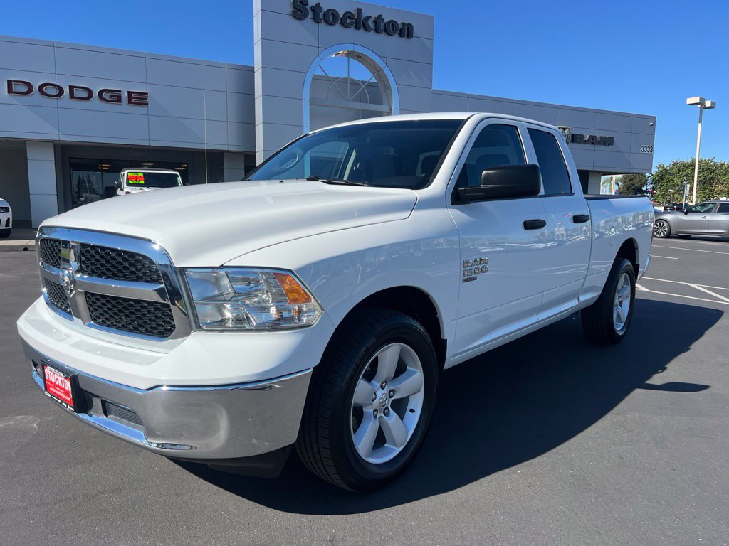 Used 2024 RAM 1500 Classic SLT AWD/4WD image 4