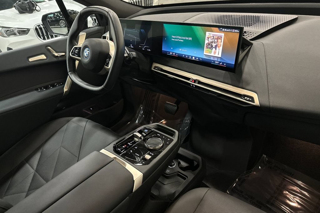 Certified 2024 BMW iX xDrive50 AWD/4WD image 18