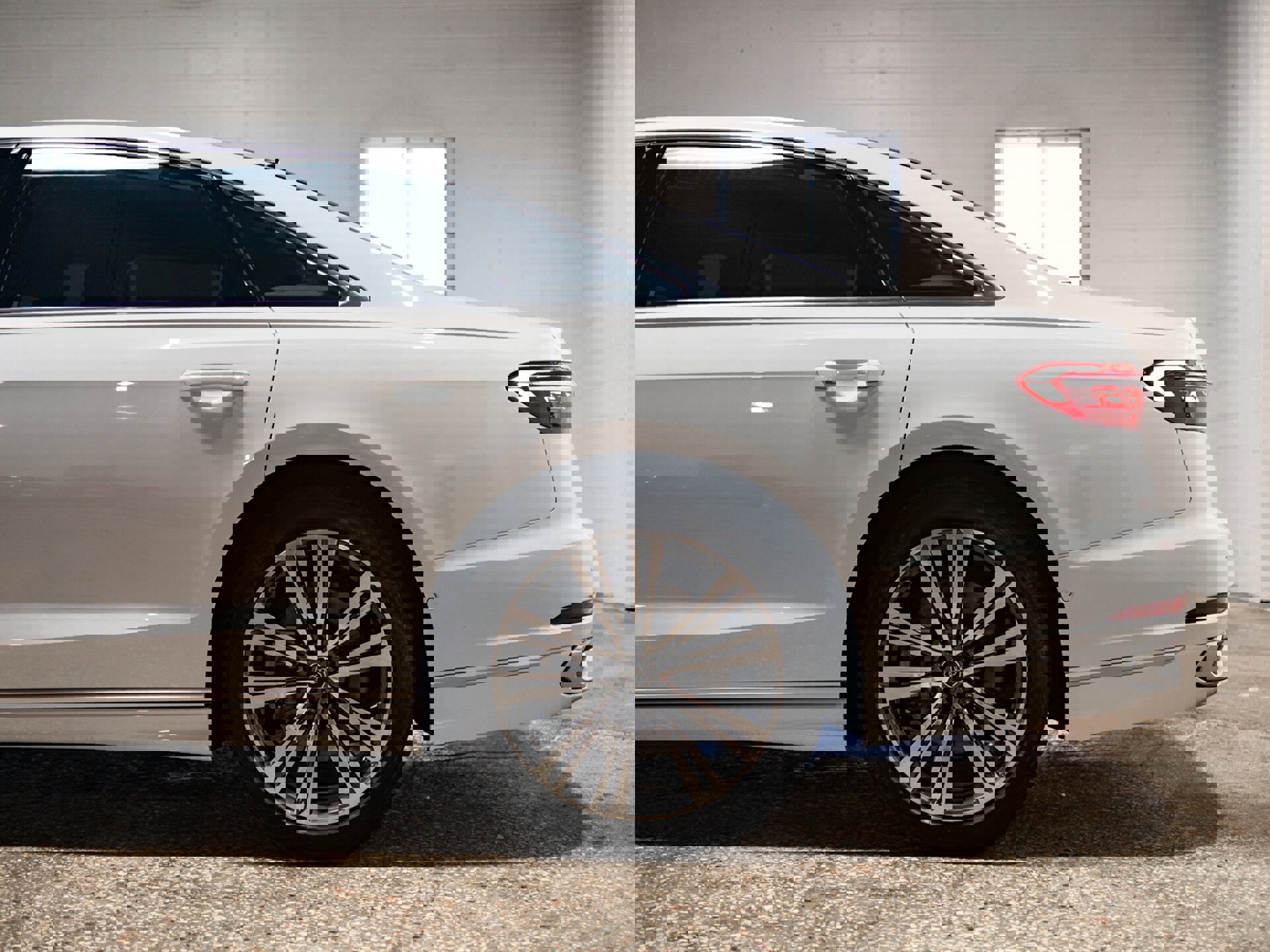 Used 2023 Audi A8 L 3.0T w/ Comfort Plus Package image 12