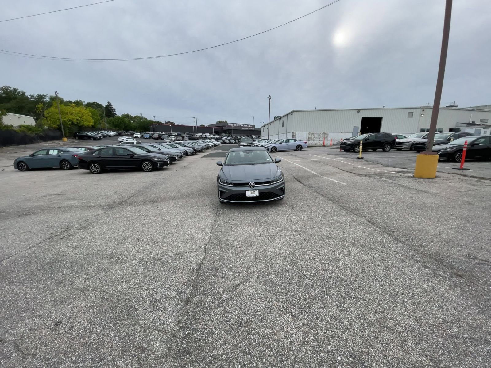 Used 2025 Volkswagen Jetta SE image 16