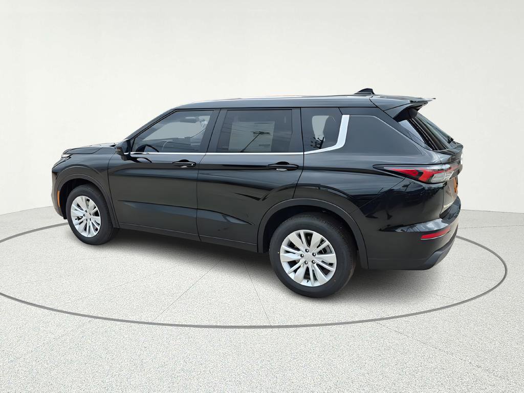 New 2026 Mitsubishi Outlander ES image 4