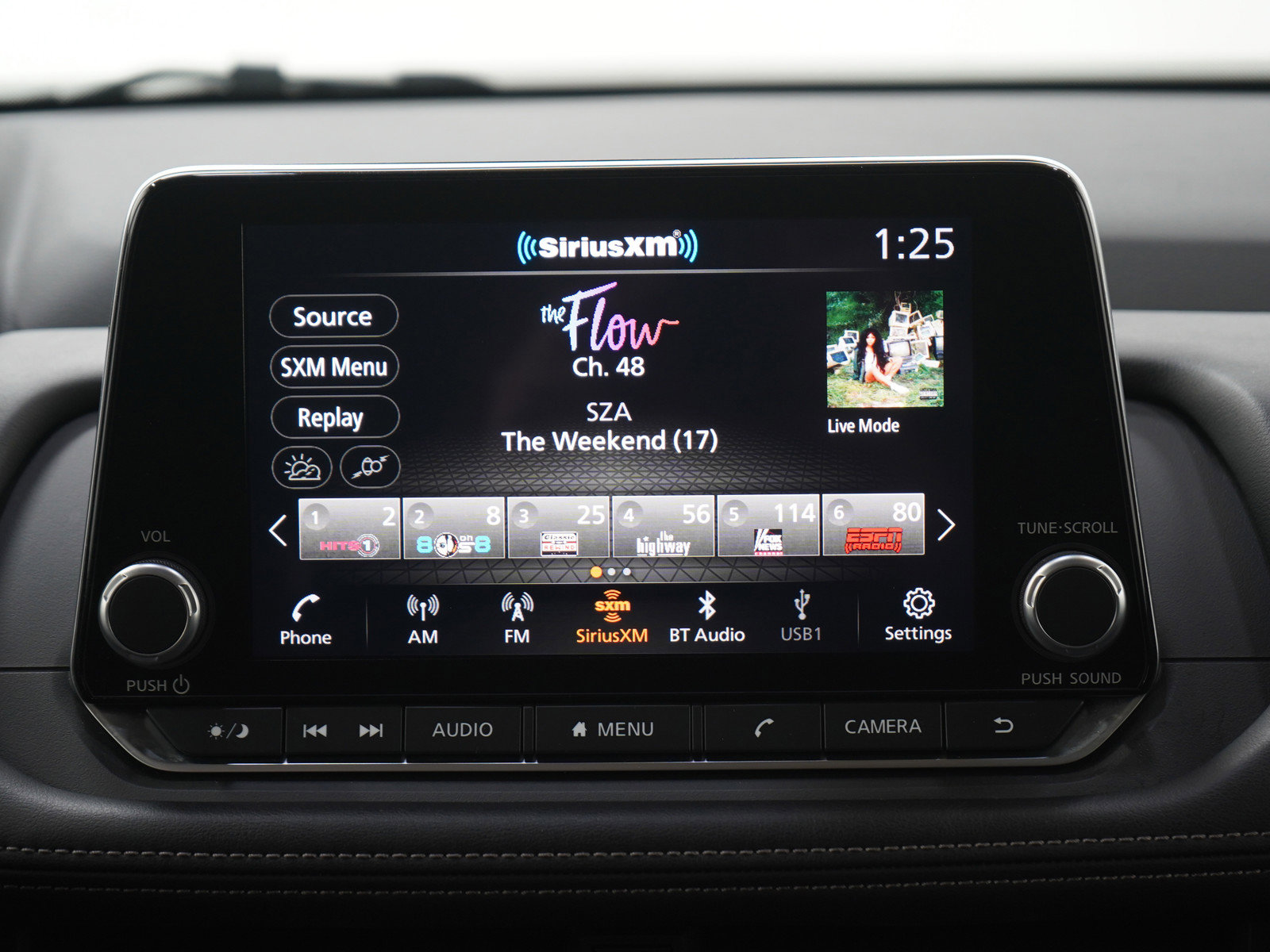 Used 2025 Nissan Rogue SV image 18