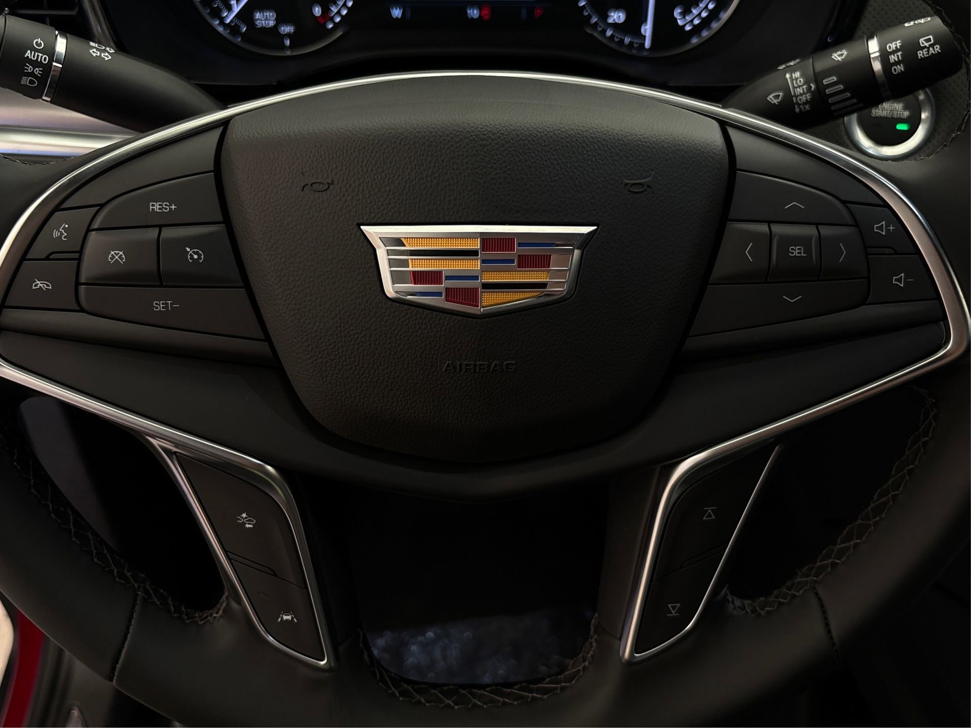 New 2025 Cadillac XT5 Luxury image 19