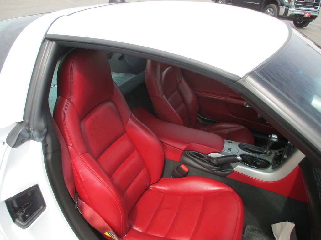 Used 2005 Chevrolet Corvette Coupe w/ Preferred Equipment Group image 17