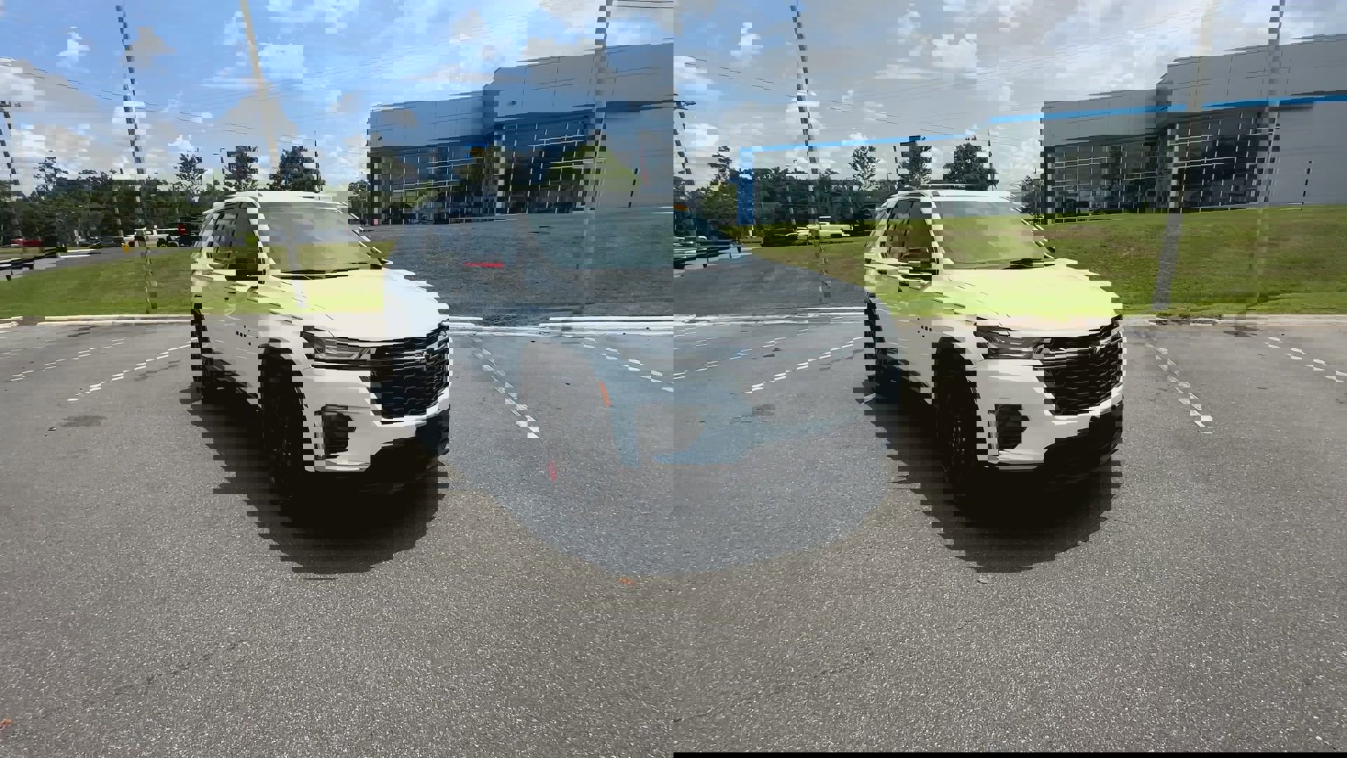 Certified 2023 Chevrolet Traverse Premier w/ Redline Edition image 2