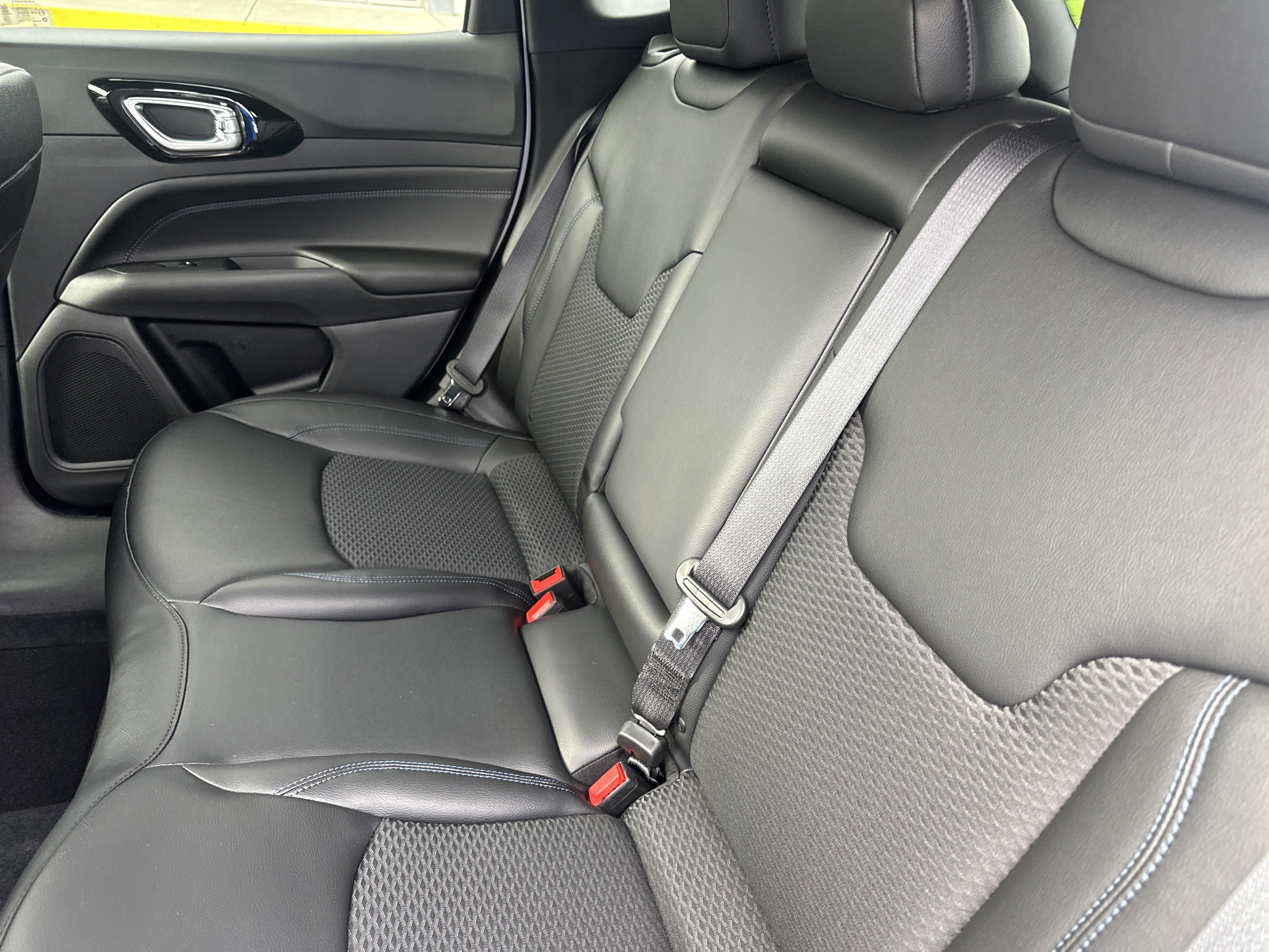 New 2026 Jeep Compass Latitude AWD/4WD image 18