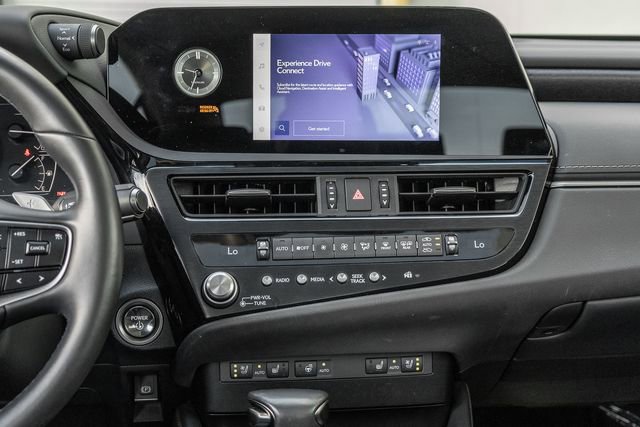 Used 2025 Lexus ES 300h w/ Premium Package image 7
