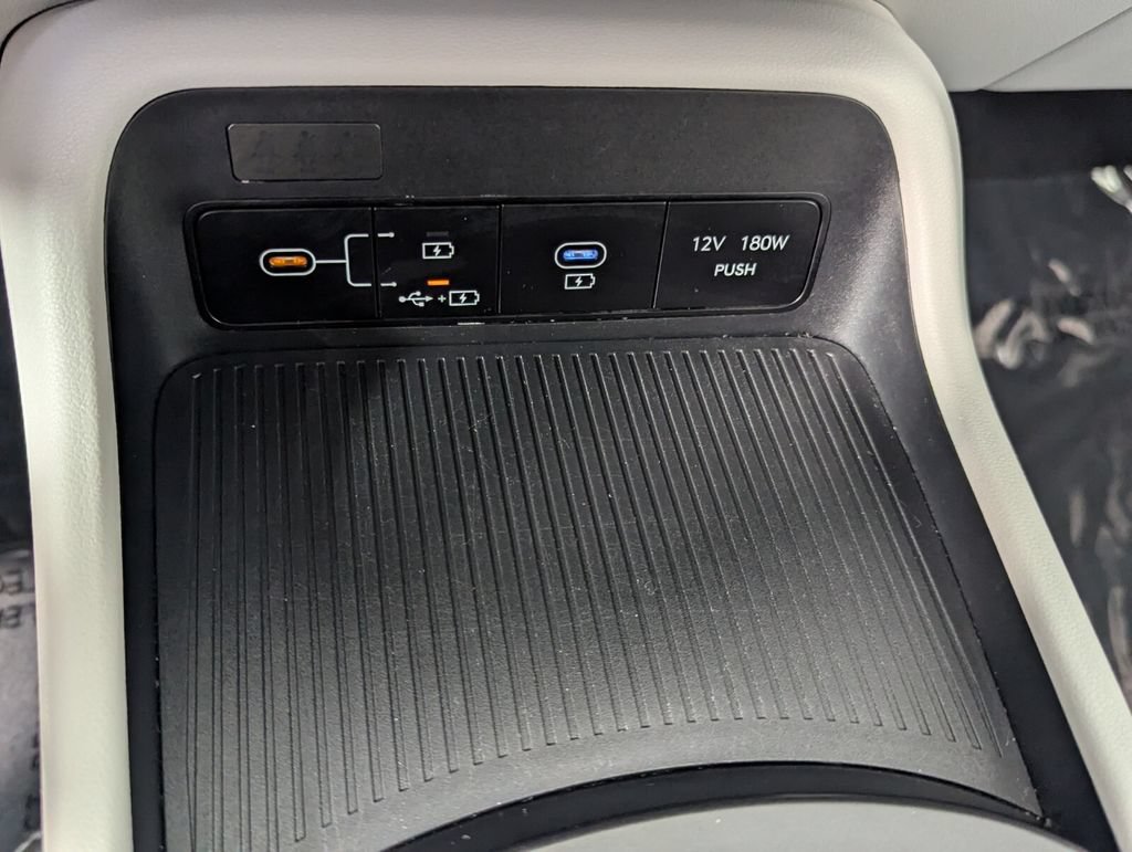 Certified 2025 Hyundai Kona SEL FWD image 23