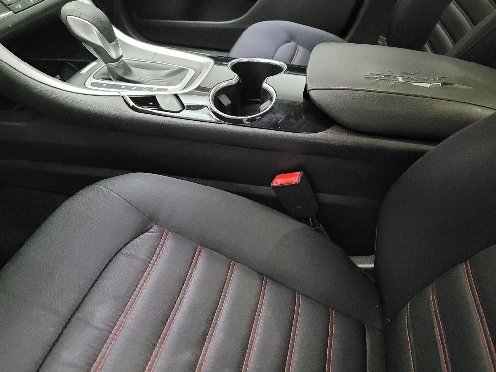 Used 2016 Ford Fusion SE FWD image 26