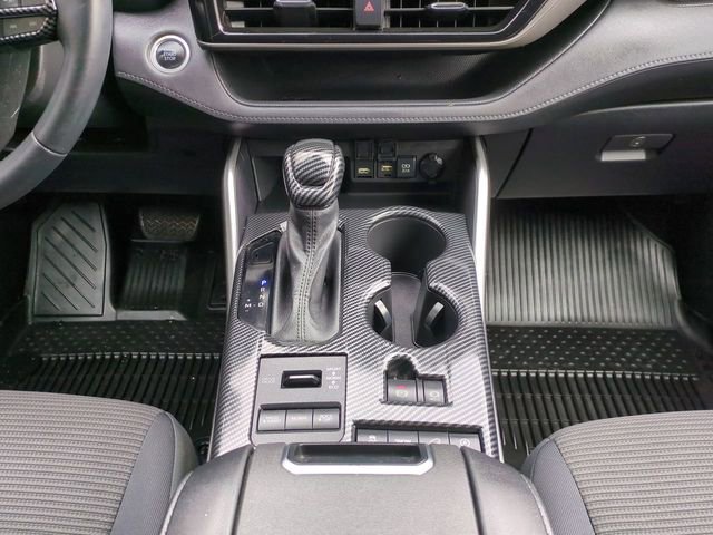 Used 2021 Toyota Highlander LE image 19