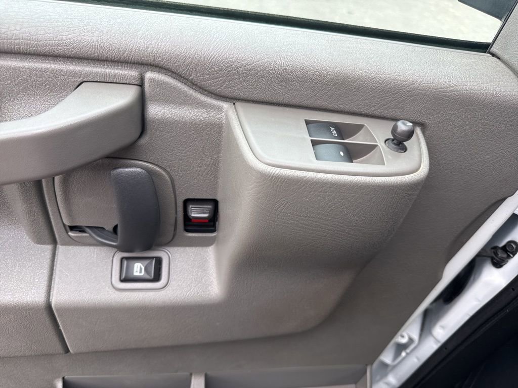Used 2024 Chevrolet Express 3500 LS image 20