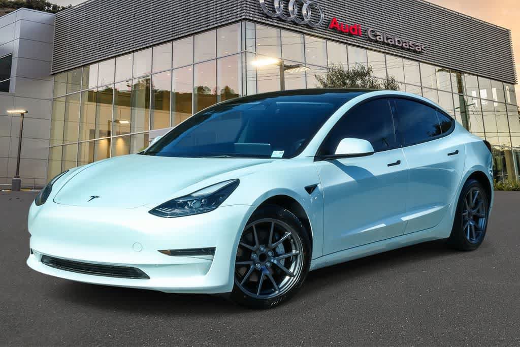 Used 2023 Tesla Model 3 Standard Range RWD image 1