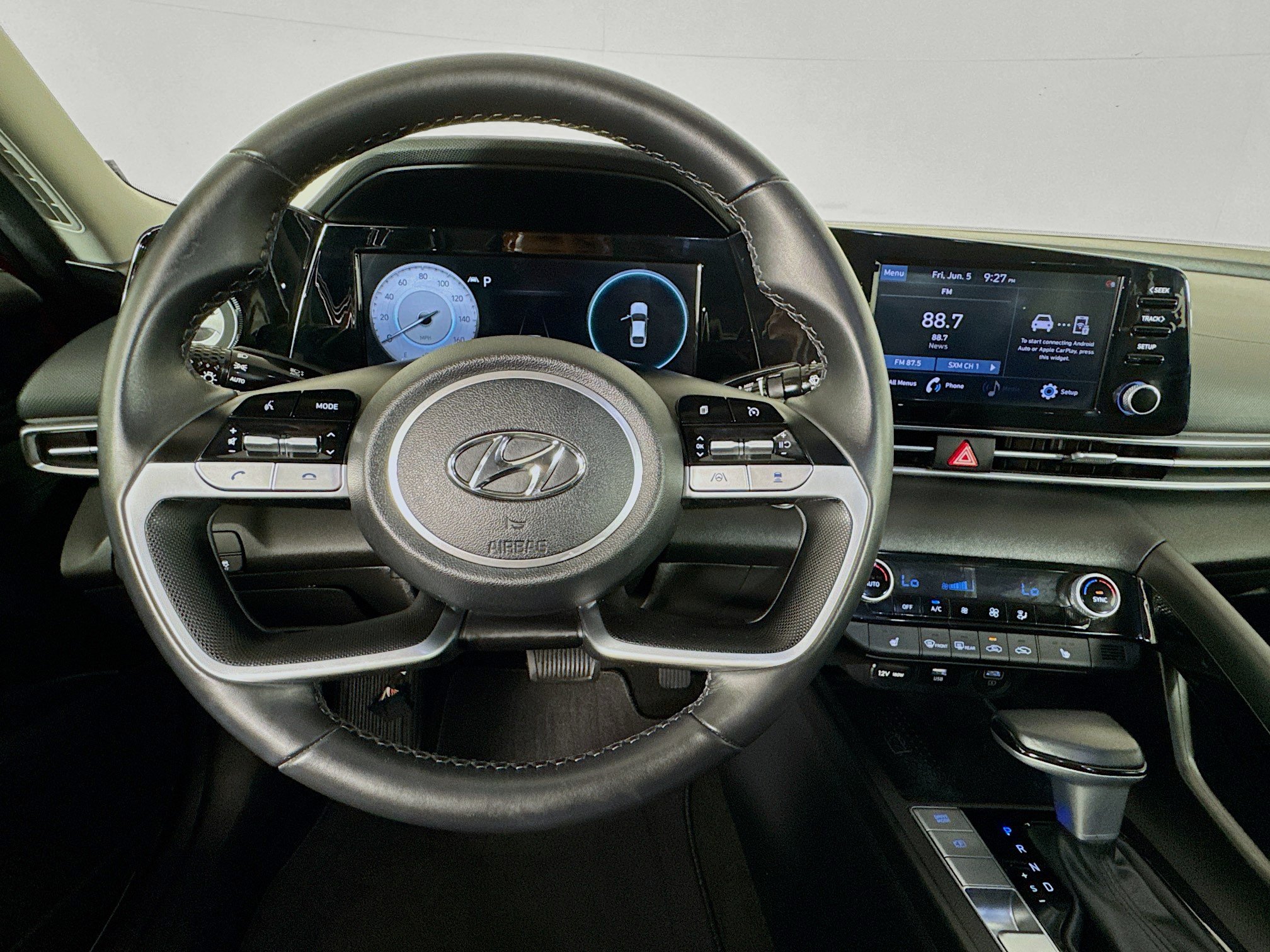 Used 2022 Hyundai Elantra SEL w/ Convenience Package FWD image 8