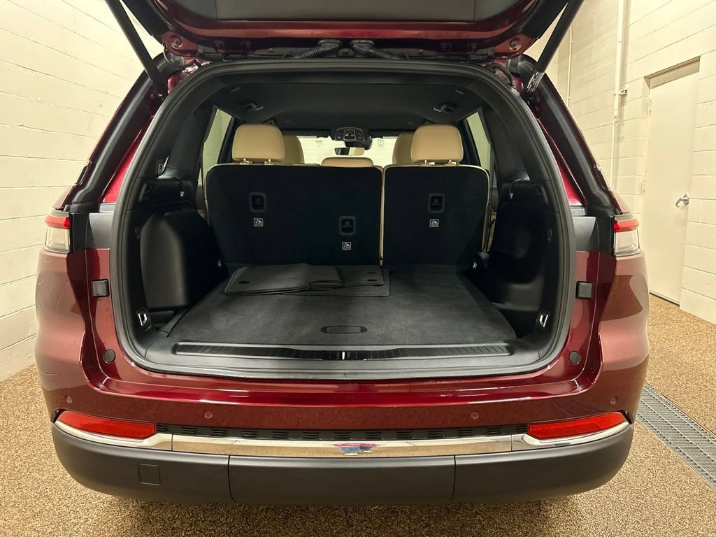Used 2025 Jeep Grand Cherokee Limited AWD/4WD image 11