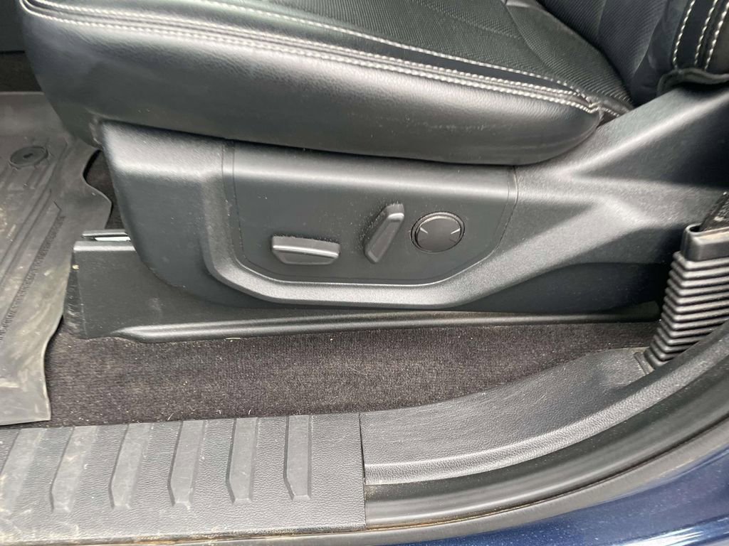 Used 2020 Ford F150 Lariat w/ FX4 Off-Road Package image 29