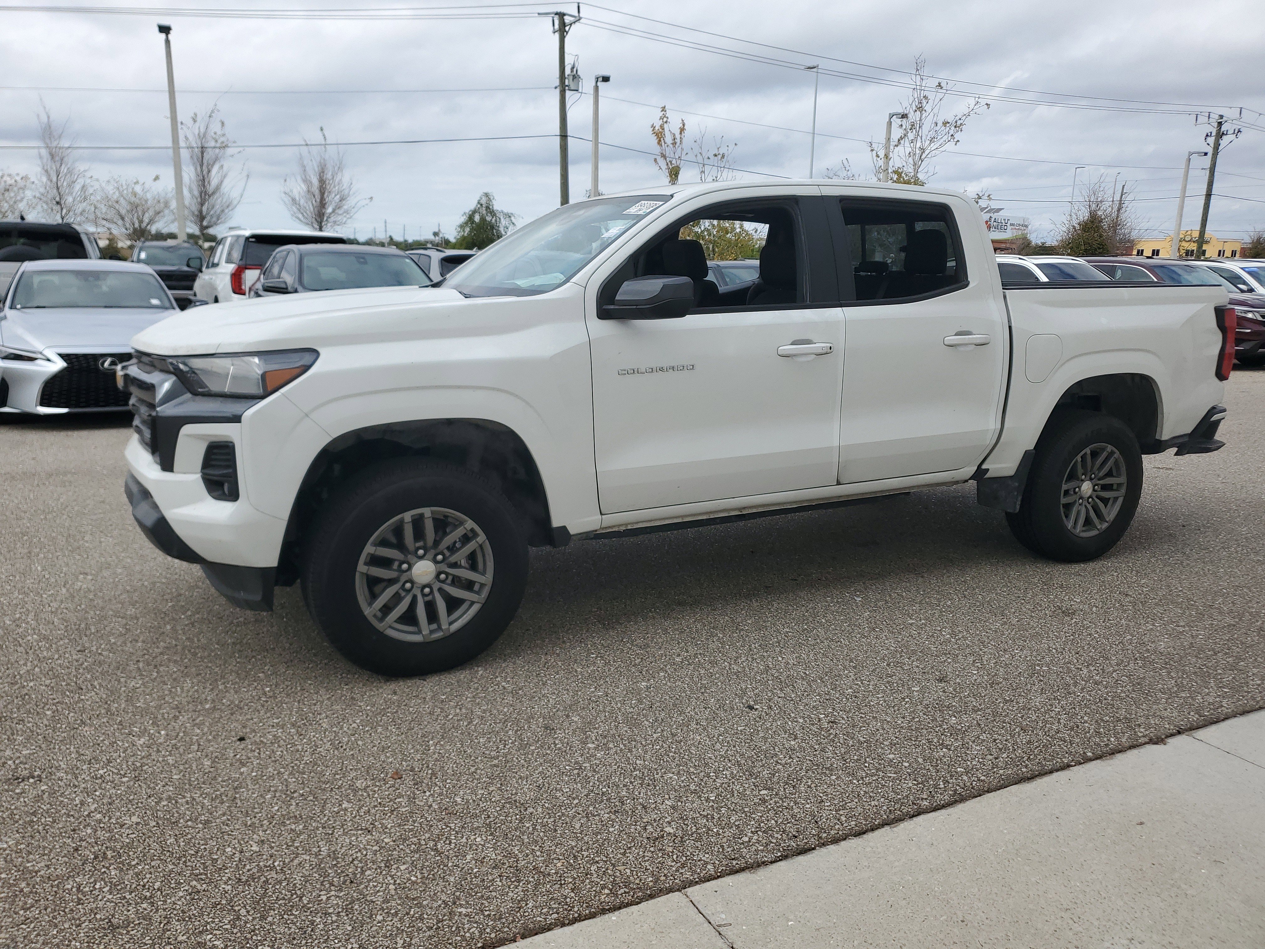 Used 2023 Chevrolet Colorado LT w/ LT Convenience Package image 3