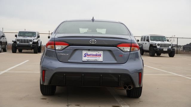 Used 2024 Toyota Corolla SE w/ SE Premium Package image 8