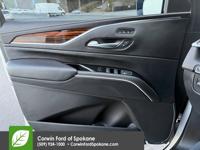 Used 2022 Cadillac Escalade ESV Luxury image 22