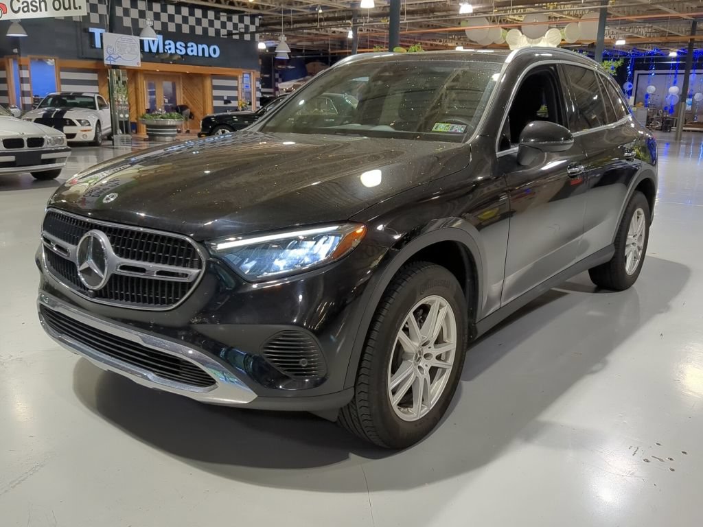 Used 2023 Mercedes-Benz GLC 300 4MATIC image 1