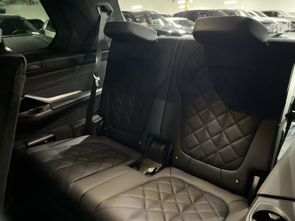 New 2026 BMW X7 xDrive40i w/ Executive Package image 24