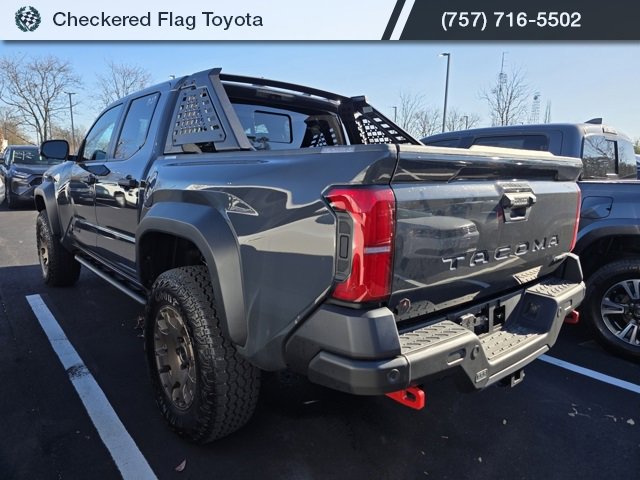 Used 2025 Toyota Tacoma Trailhunter image 4