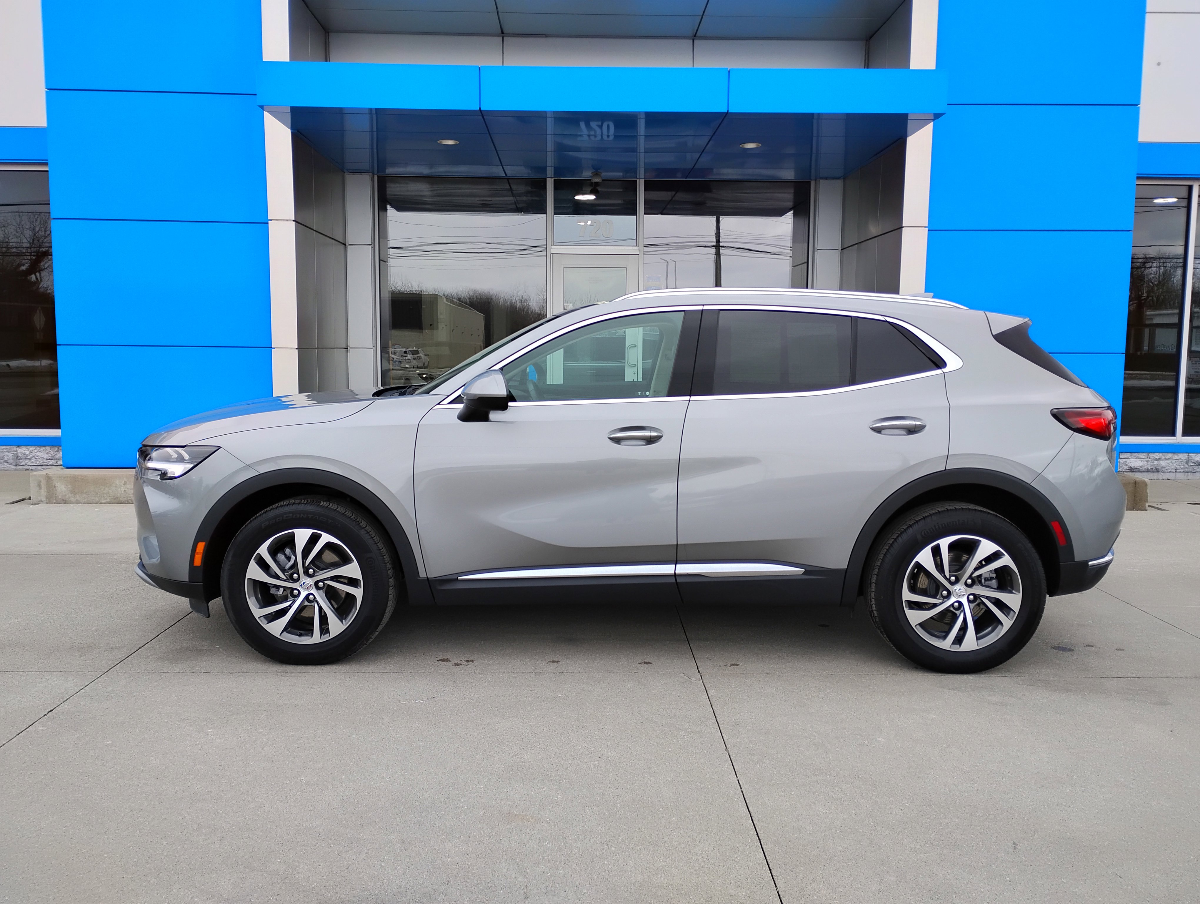 Used 2023 Buick Envision Essence image 30