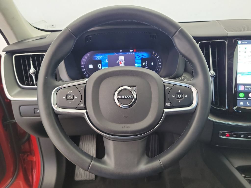 Used 2024 Volvo XC60 B5 Core AWD/4WD image 23