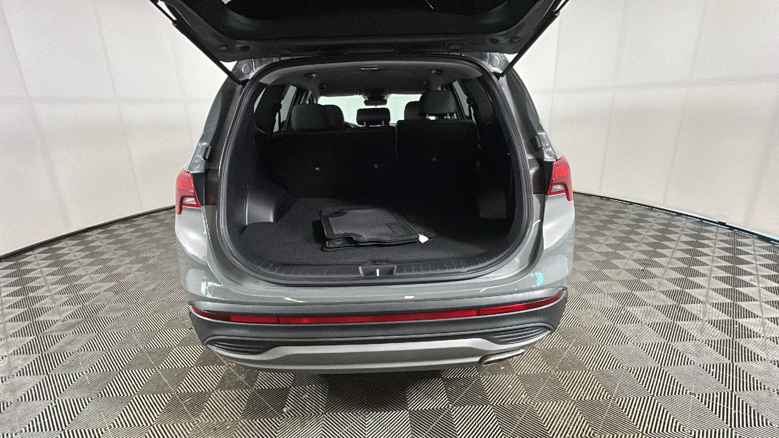 Used 2023 Hyundai Santa Fe SE w/ Cargo Package AWD/4WD image 32