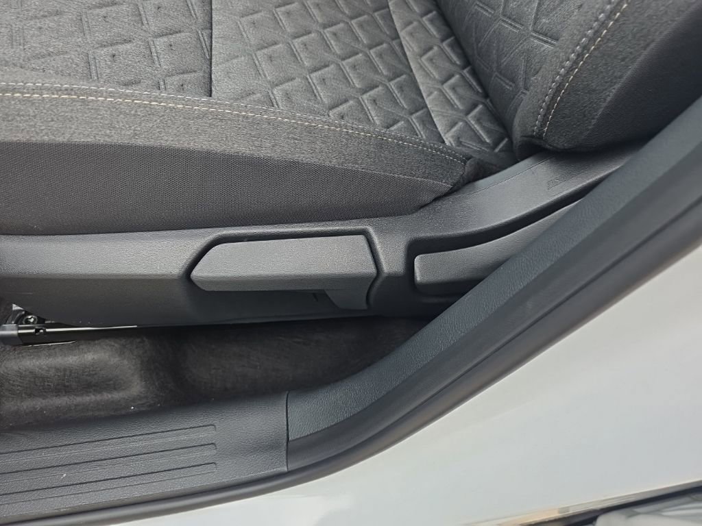 New 2026 Nissan Kicks SV w/ Cold Weather Package image 16