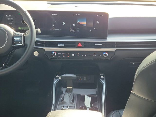 Used 2025 Kia Sorento S FWD image 5