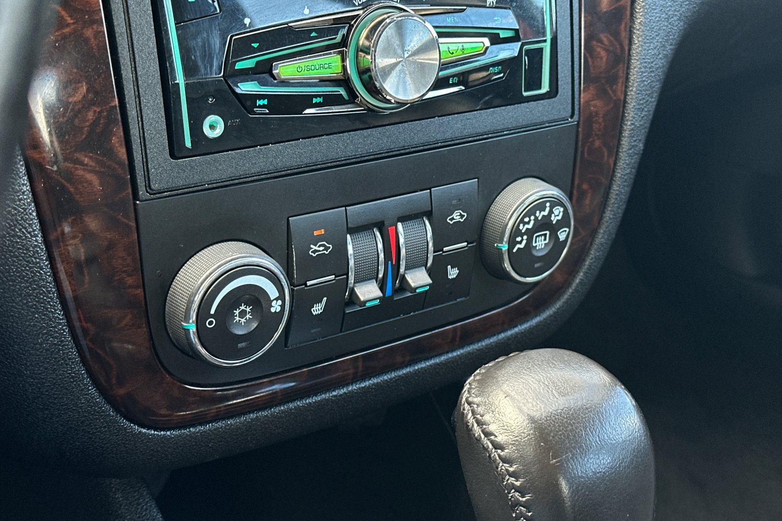 Used 2013 Chevrolet Impala LTZ FWD image 19