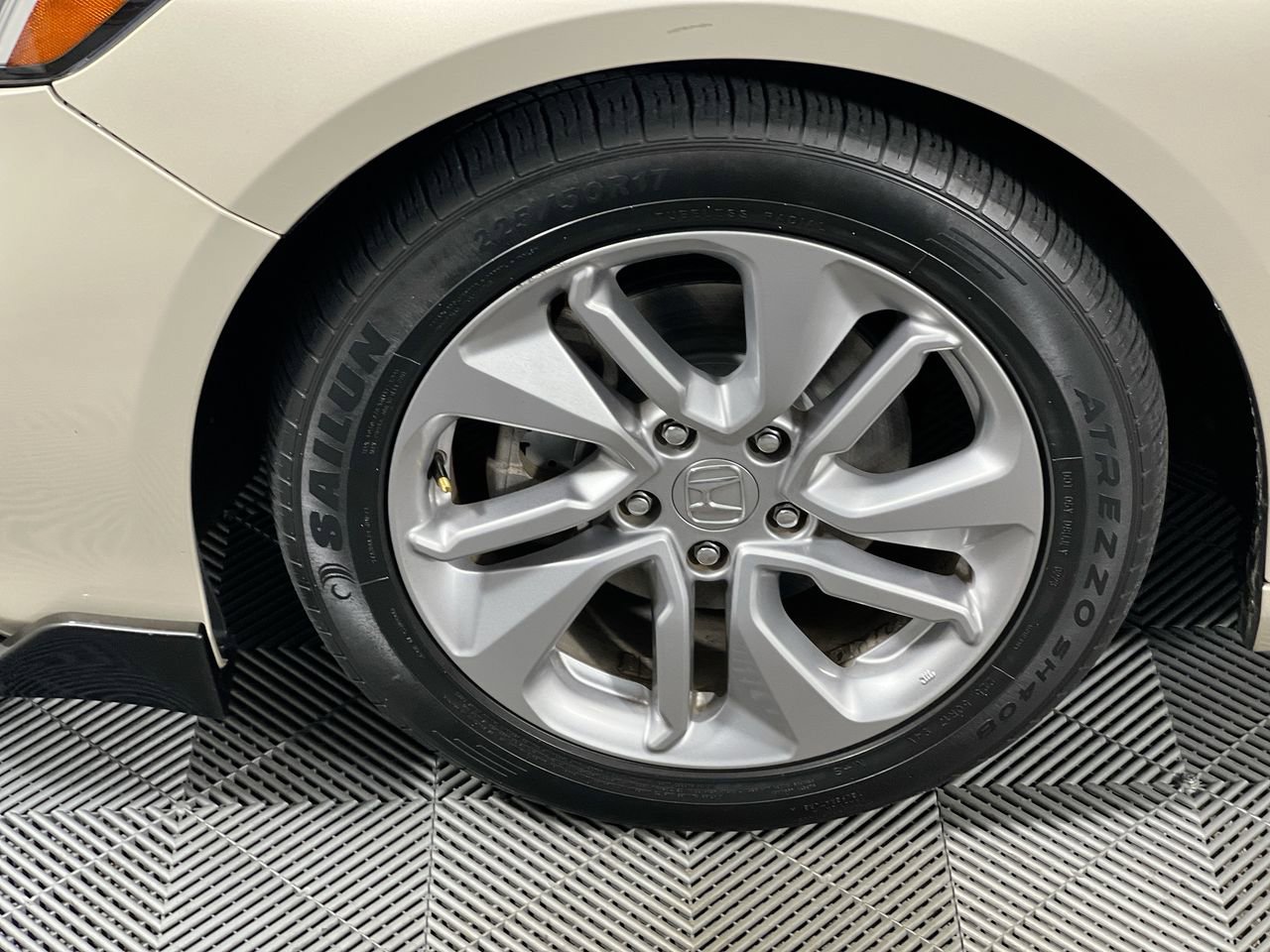 Used 2018 Honda Accord LX image 11