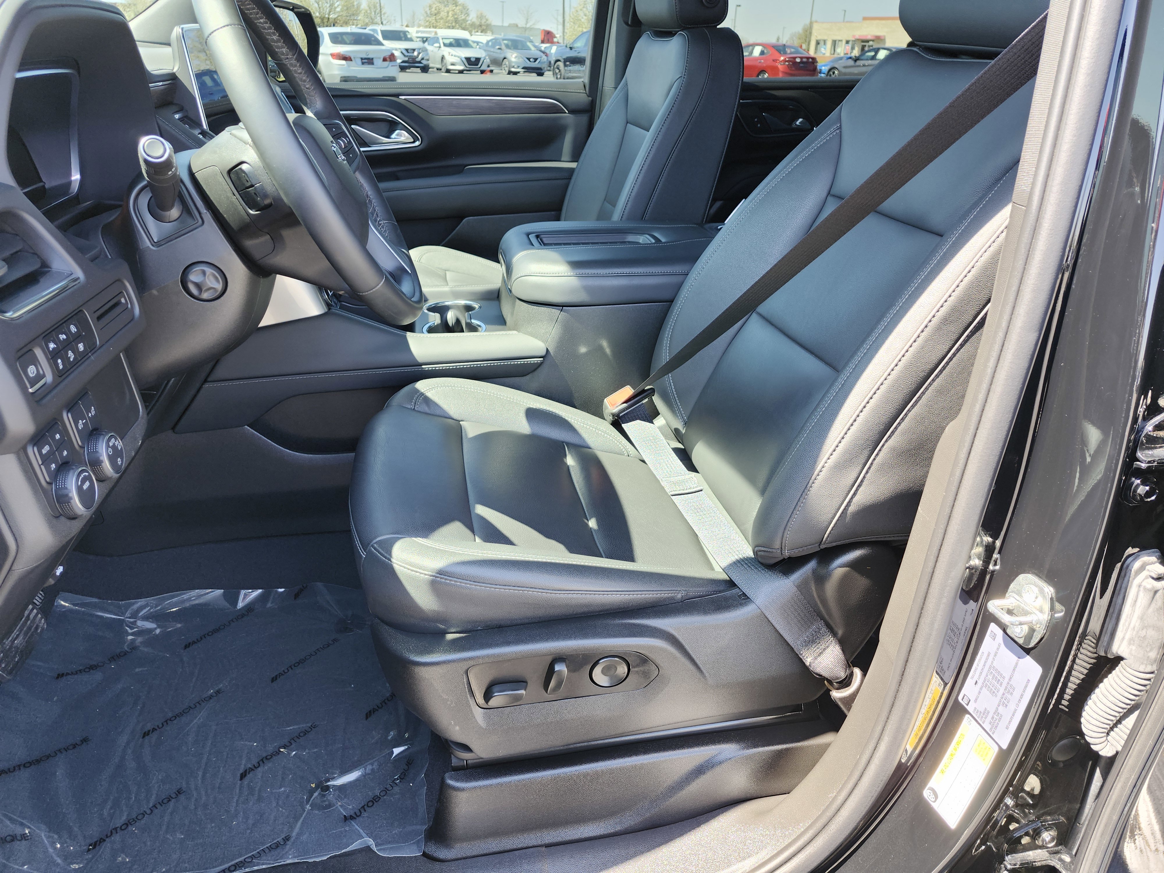 Used 2023 Chevrolet Suburban Z71 w/ Luxury Package image 28