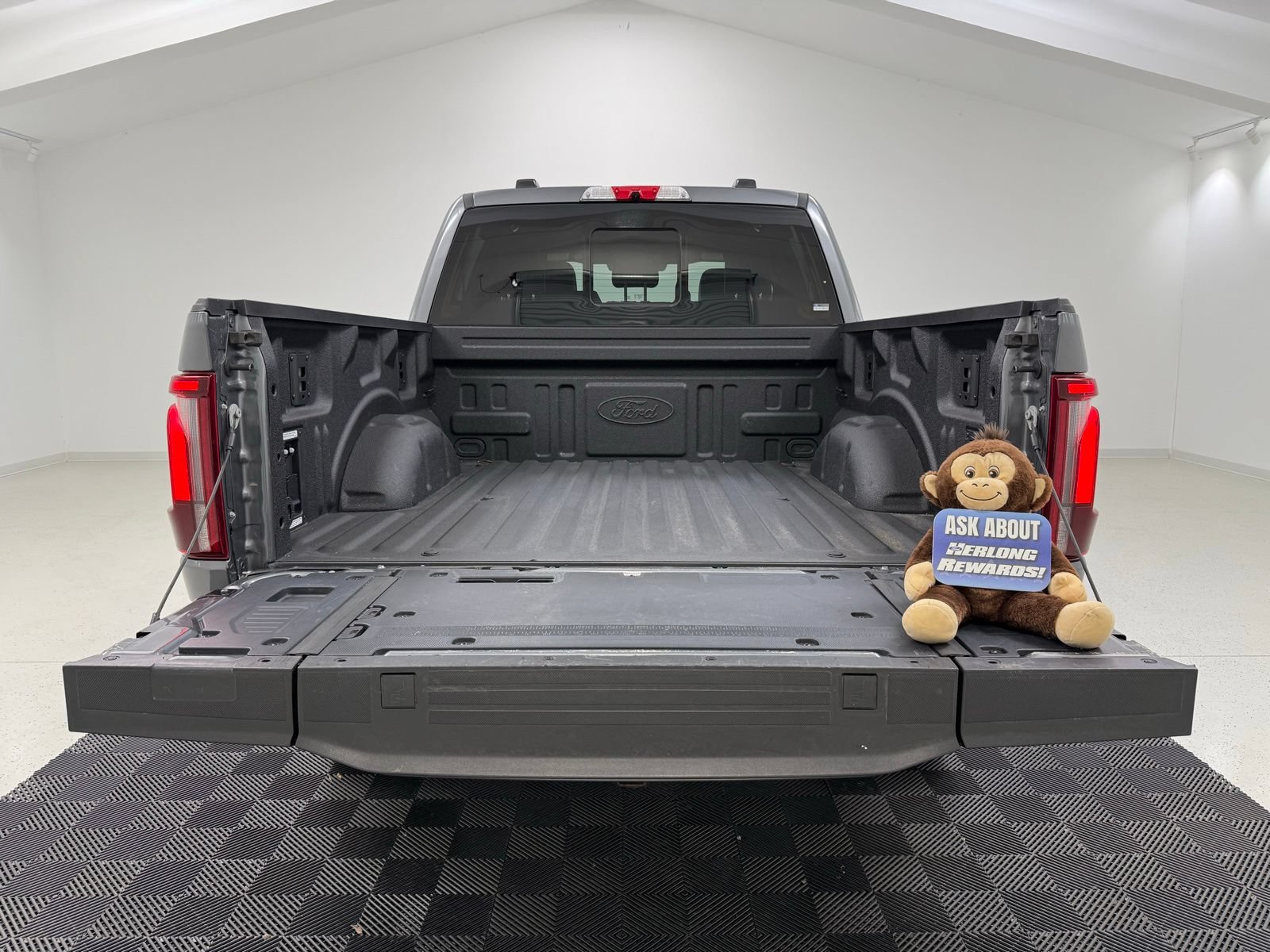 Used 2025 Ford F150 Platinum AWD/4WD image 10