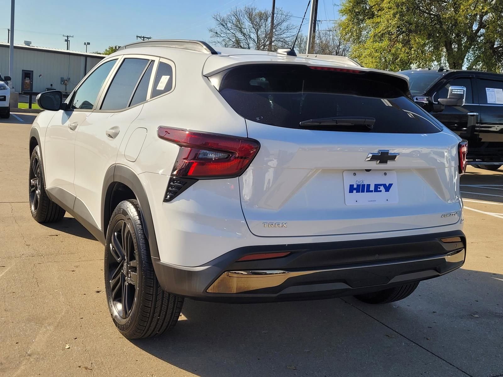 New 2026 Chevrolet Trax ACTIV FWD video 3