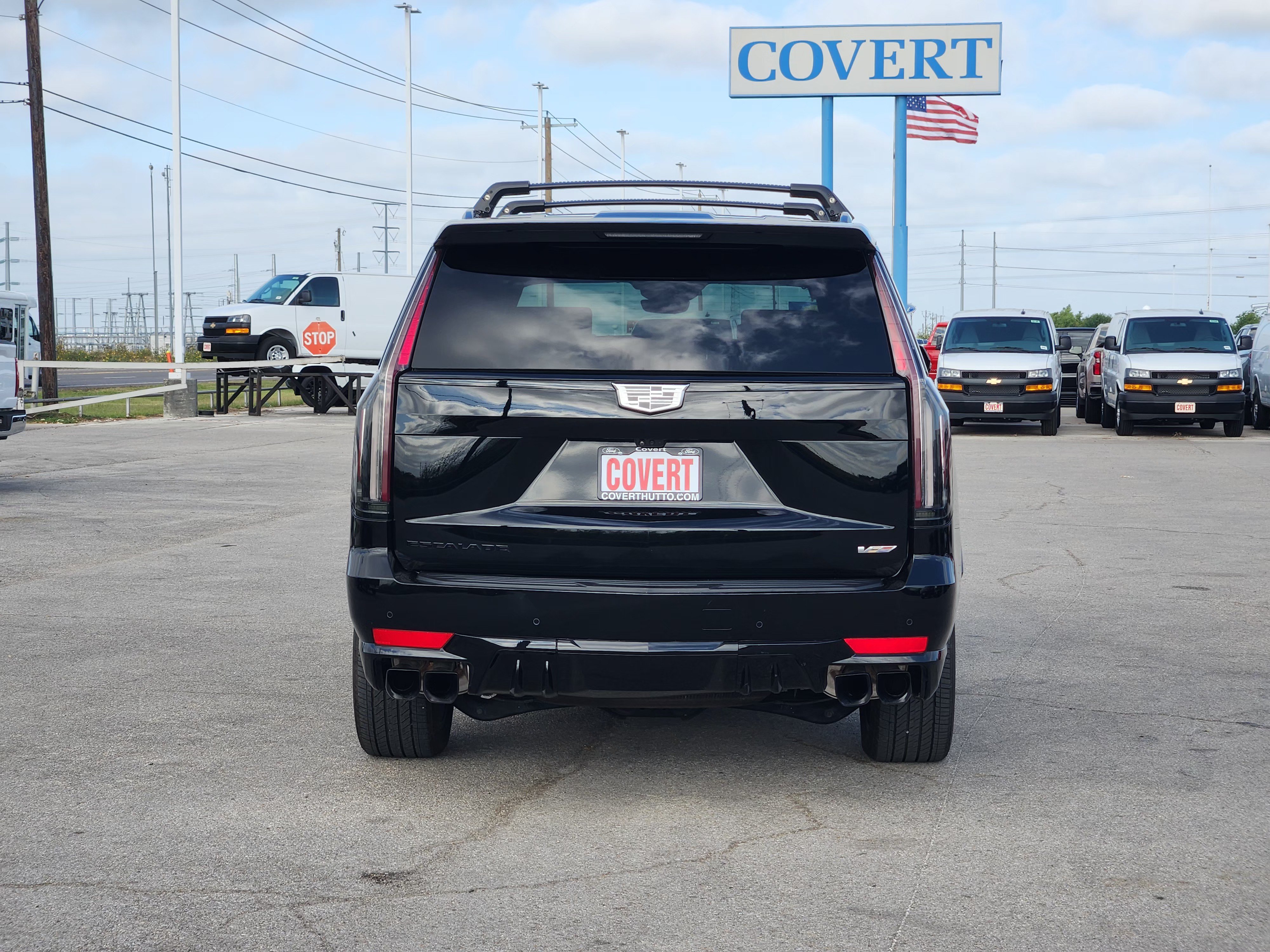Used 2024 Cadillac Escalade ESV V w/ LPO, ONYX Package AWD/4WD image 6