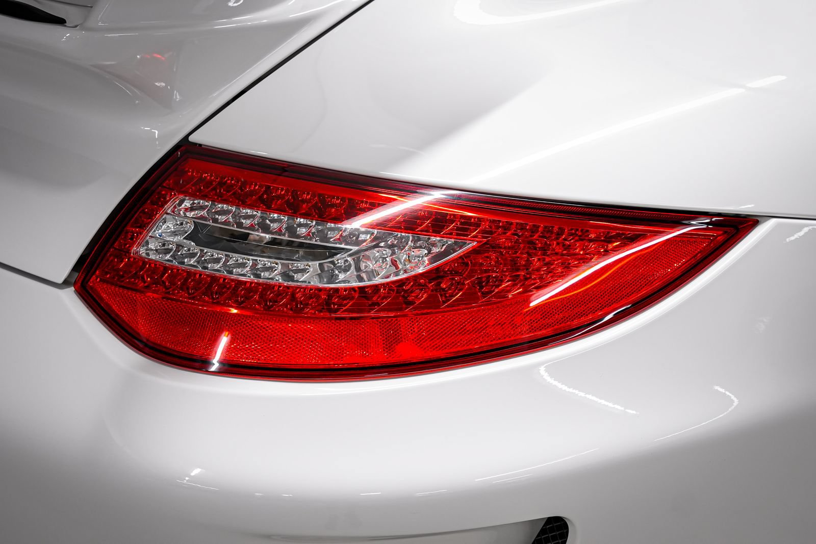 Used 2010 Porsche 911 GT3 RWD image 34