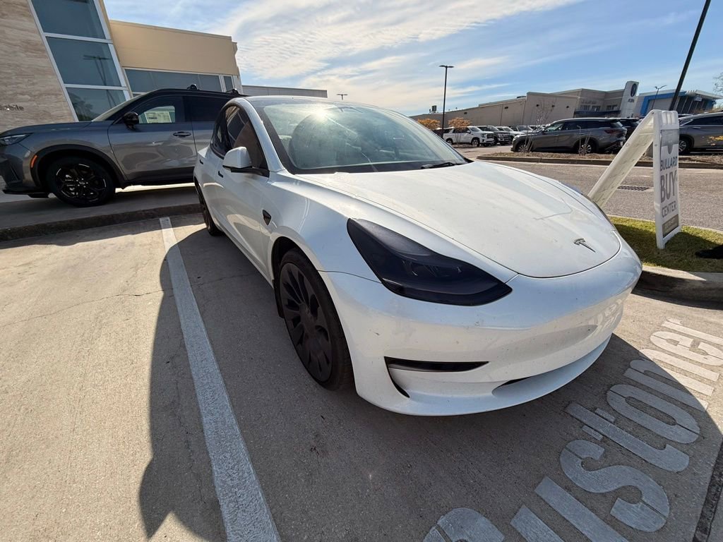 Used 2023 Tesla Model 3 Performance image 3