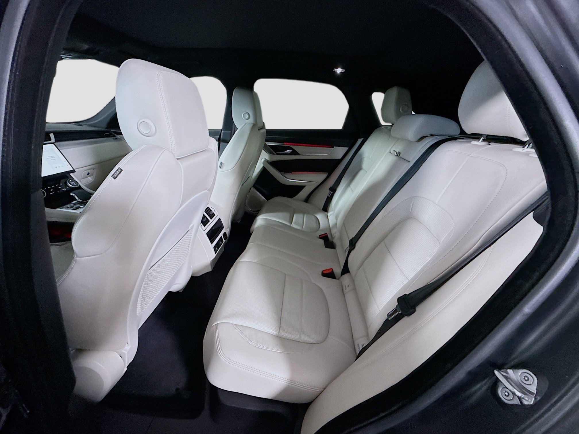 Used 2024 Jaguar F-PACE R-Dynamic S image 25