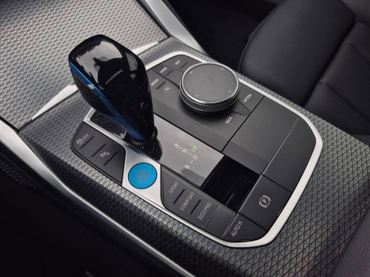 Used 2023 BMW i4 eDrive40 w/ M Sport Package image 9