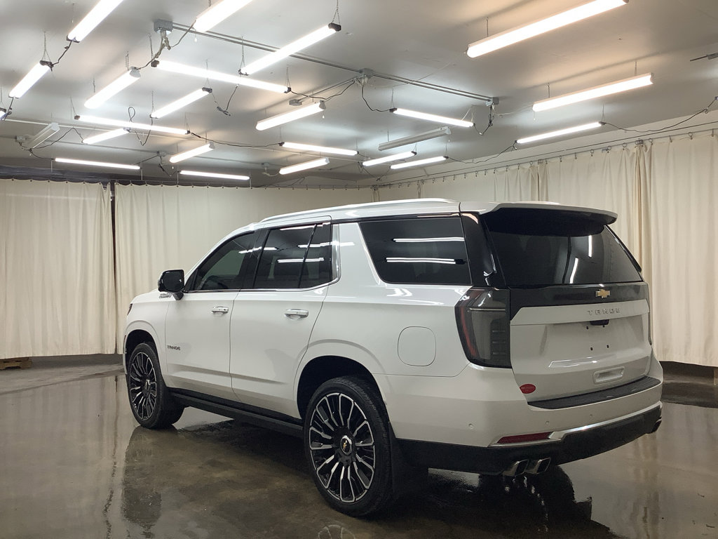 Used 2025 Chevrolet Tahoe High Country AWD/4WD image 10